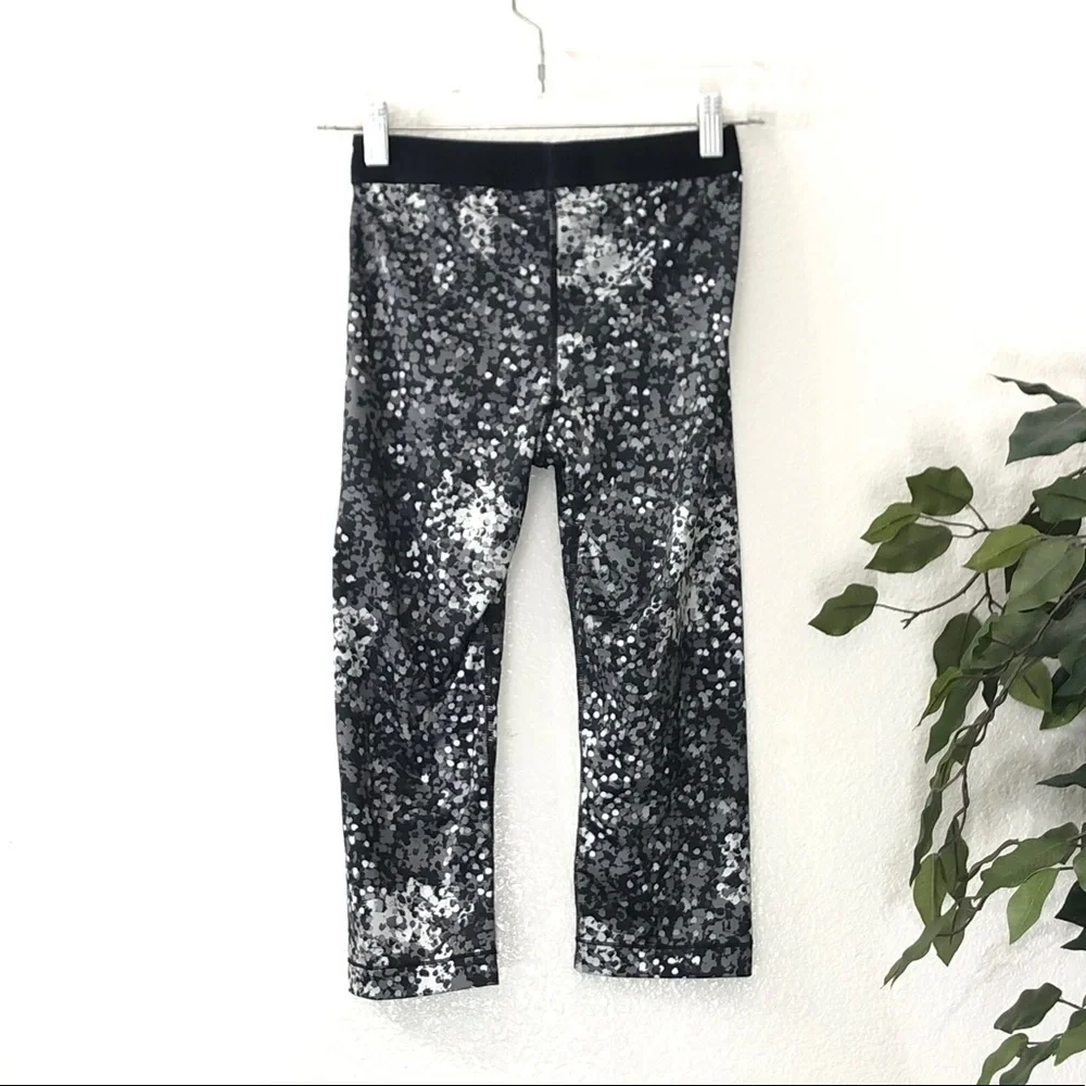 Nike Pro Spotted Cropped Workout Leggings